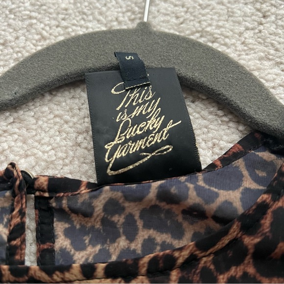 Manolo Leopard Print Ruffled Sleeve Top size S - Picture 3 of 7